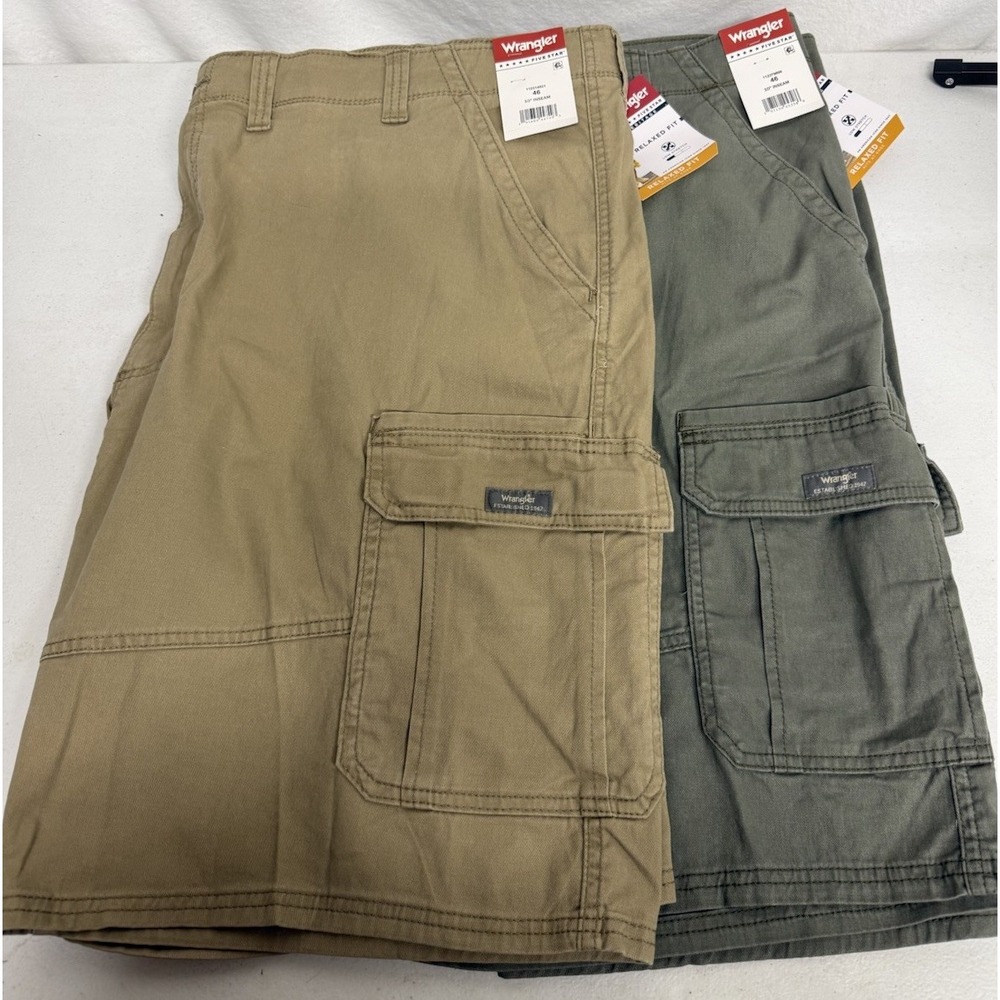Lot Of 2 Pairs Mens Wrangler Cargo Shorts  Relaxed Fit Green And Khaki Size 46